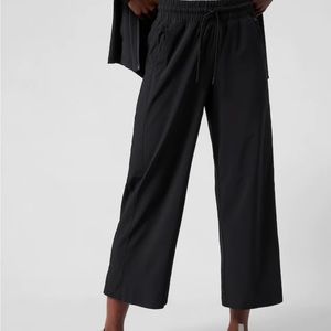 Athleta AVENUE WIDE LEG CROP PANT